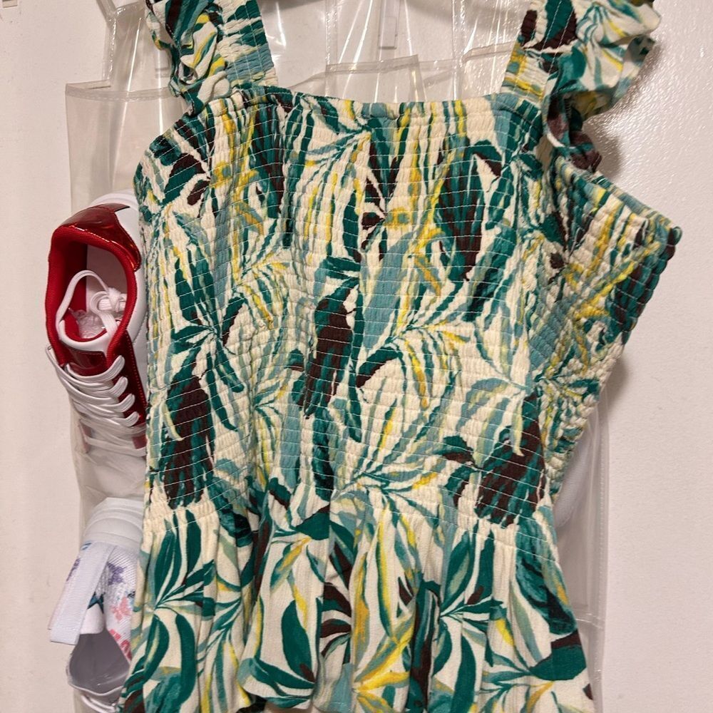 EUC Torrid Tropical Leaf Print Peplum Short Top - Picture 3 of 10